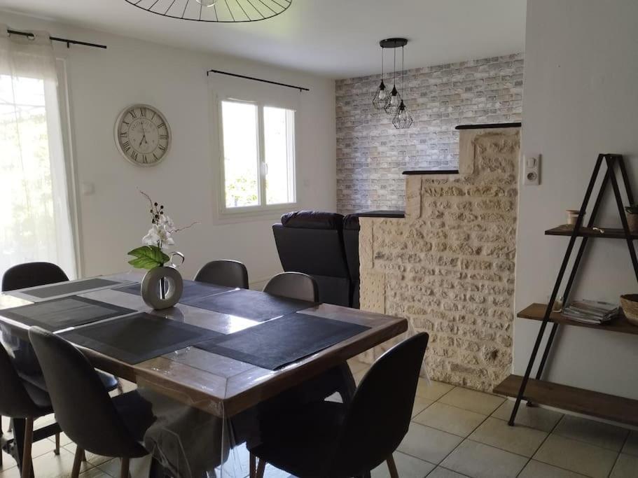 Gite Le Vieux Moulin Sansais المظهر الخارجي الصورة