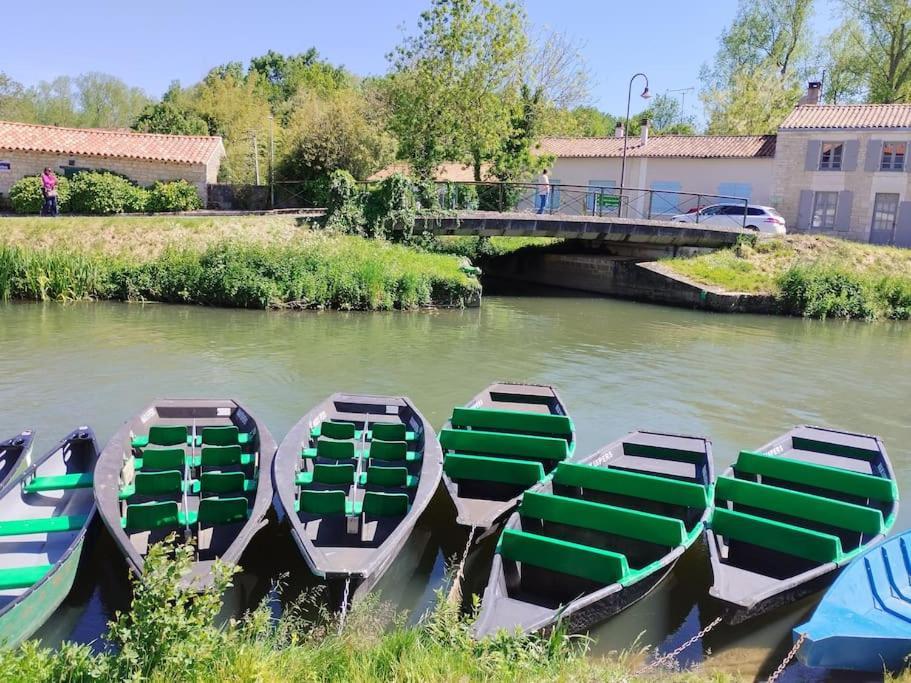 Gite Le Vieux Moulin Sansais المظهر الخارجي الصورة